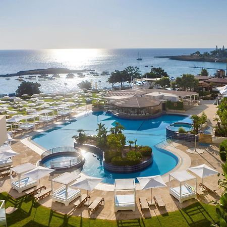 カポ ベイ ホテル プロタラス エクステリア 写真 The resort's main pool