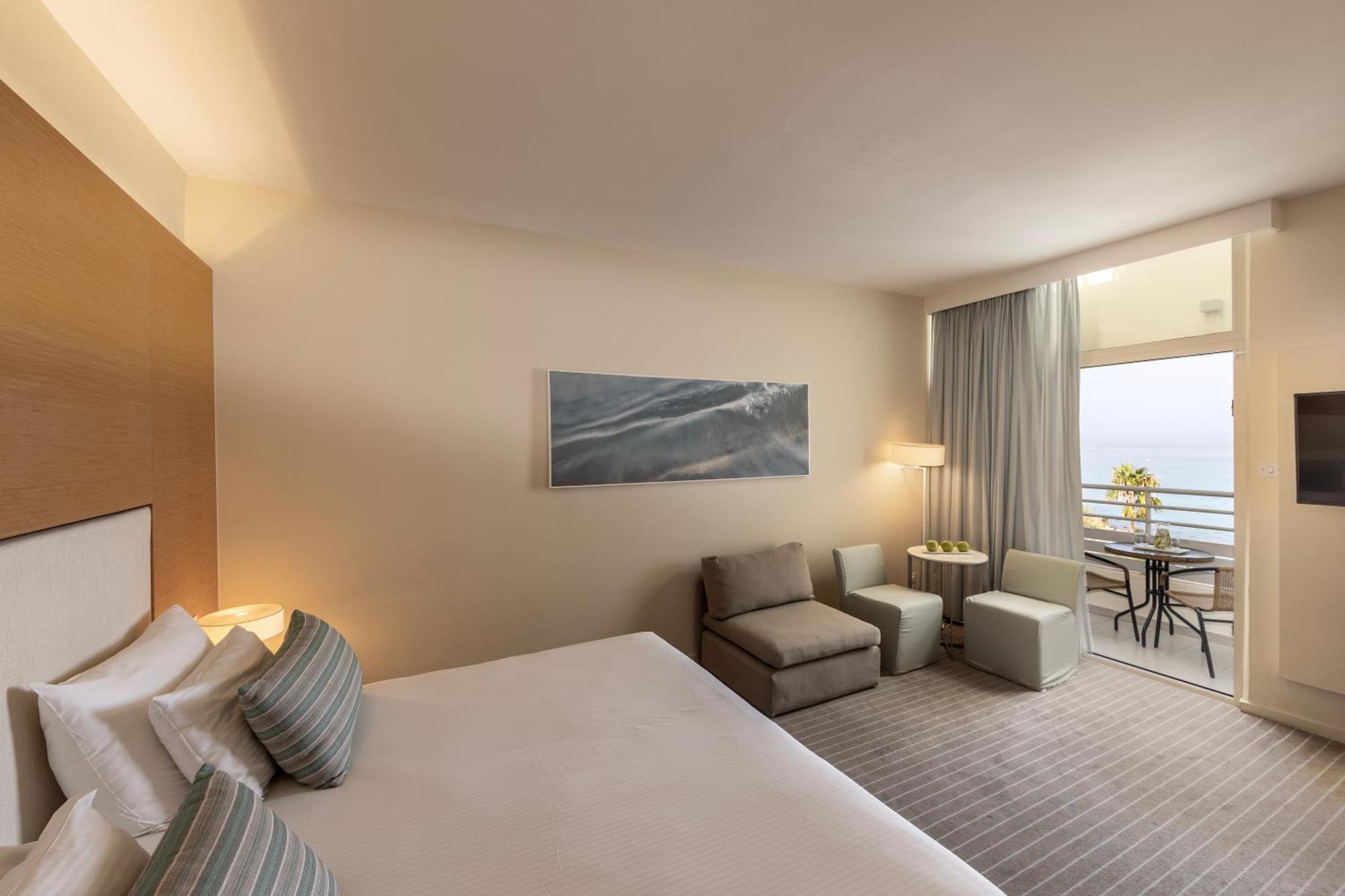 カポ ベイ ホテル プロタラス エクステリア 写真 Deluxe room